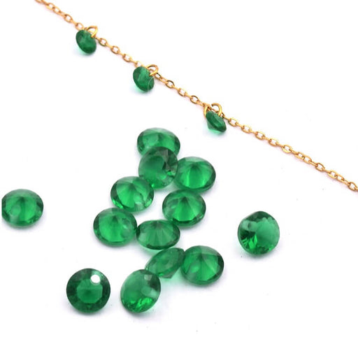 Tiny Glass charm diamond effect cut emerald green 4x2mm - hole-0.7mm (10)