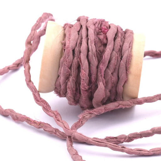 Recycled saree silk ribbon sewn crinkle dark pink 3mm (1m)