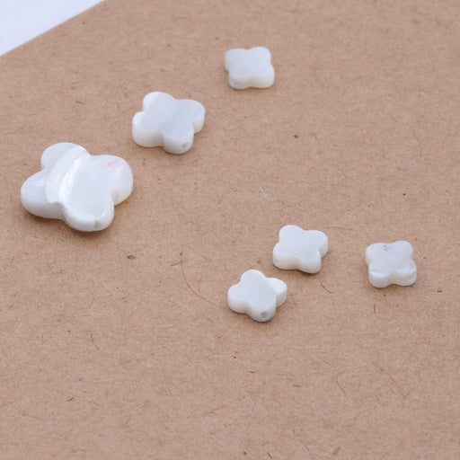 Natural white shell bead clover 6x2.5mm - hole: 0.8mm (4)