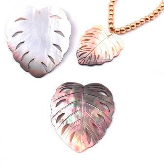 Monstera Leaf Shell Pendant 45mm (1)