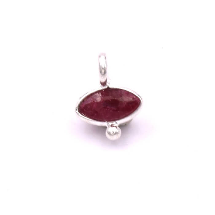 Ruby oval eye pendant set in 925 silver - 7x9mm (1)