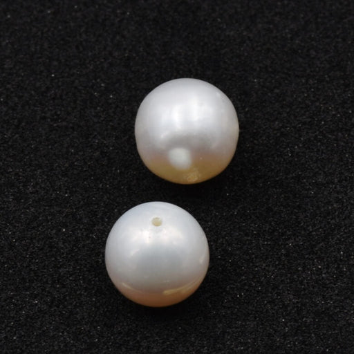 White potato-shaped round freshwater pearls 8-8.5mm - Hole: 0.5mm (2)