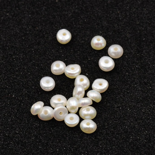 White rondelle shaped freshwater pearls 3-3.5x2mm - Hole: 0.5mm (20)