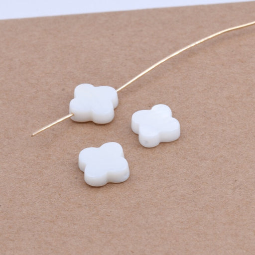 Clover bead White shell 10mm - hole: 0.8mm (3)