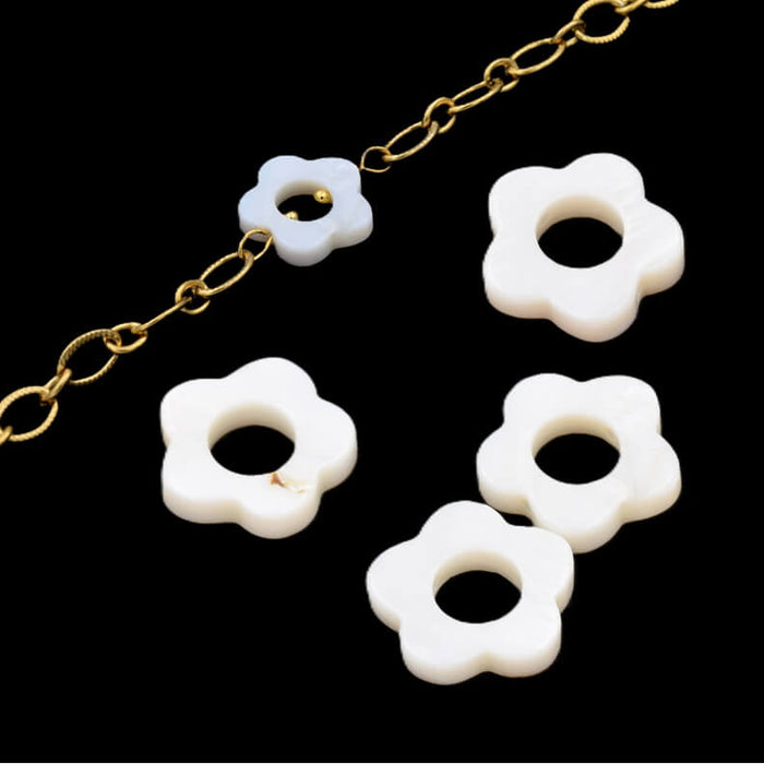 Shell flower-shaped bead 15x2.5mm - Hole: 6mm (4)