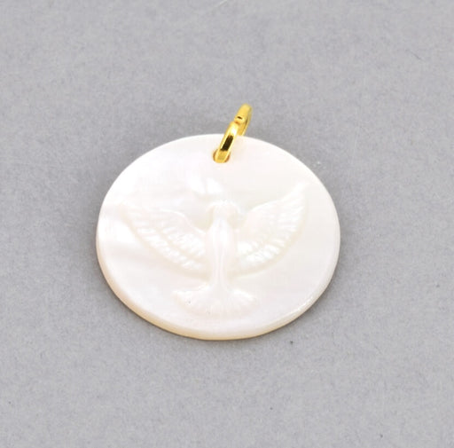 Medal, charm white shell with engraved dove, 15mm, golden ring 4mm (1)