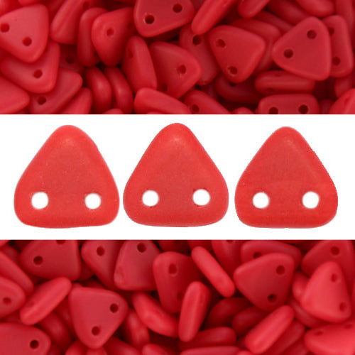 2 holes CzechMates triangle matte opaque red 6mm (10g)