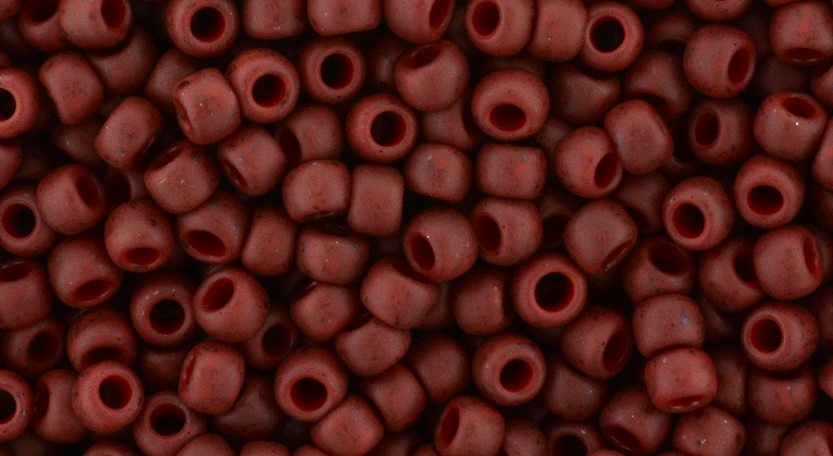 cc2609F - Toho beads 8/0 semi glazed Dark Red (10g)