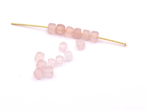 Cube facetted beads Rose Quartz 4mm hole: 0.6mm (10)